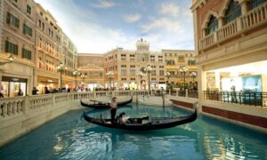 inside-the-largest-casino-in-the-world-think-its-in-vegas-think-again