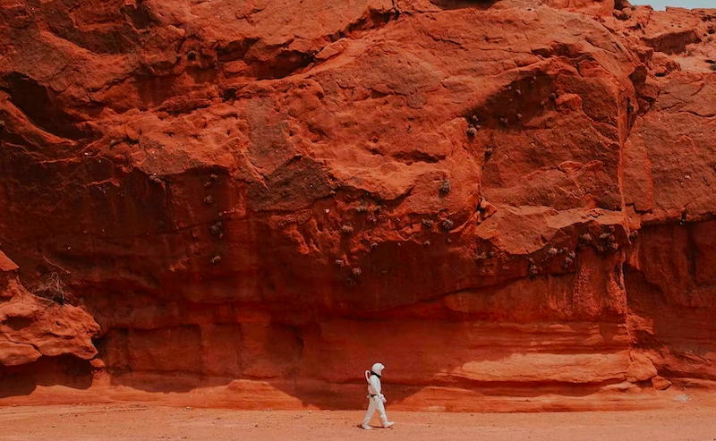 Is space colonization still an ongoing project?