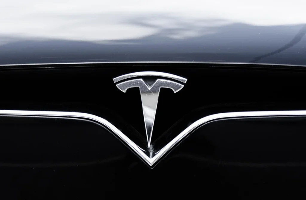 Tesla: Electric Cars, Solar & Clean Energy – Driving the Future of Sustainability