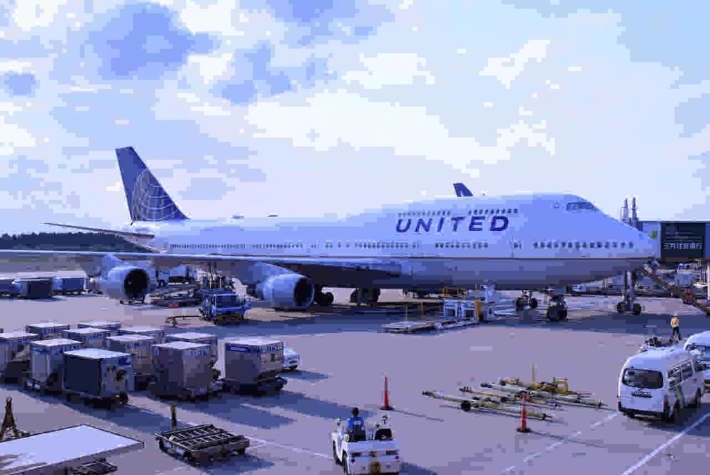 United Airlines Flight UA770 Makes Emergency Diversion Due to Mid-Air Issue